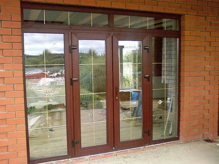 Uși PVC exterior